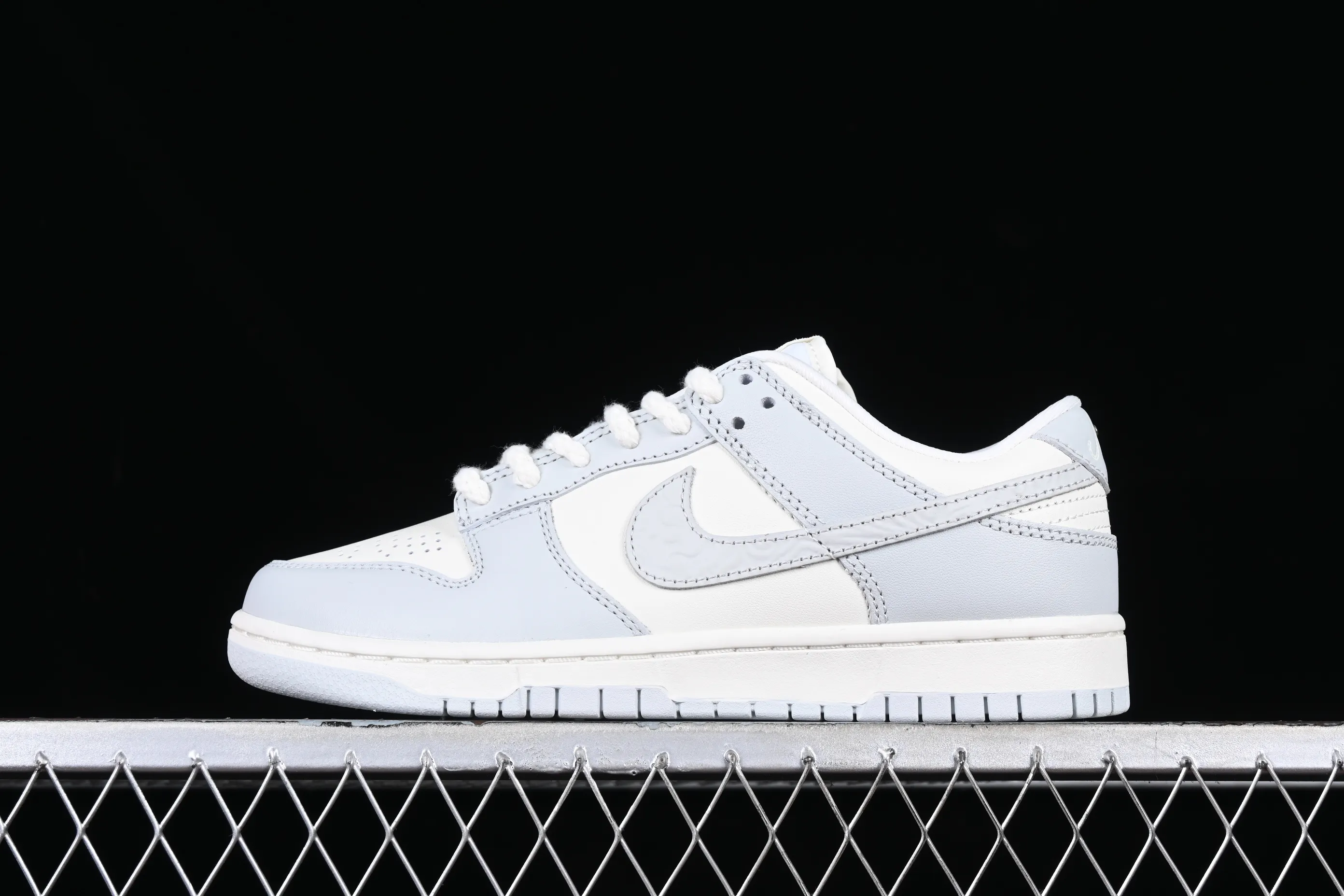 All categories Nk SB Dunk series Nk SB Dunk Low low-top sneakers Y version Nk Dunk Low "Needlework" embossed gray SB low-top sports and leisure sneakers FJ4553-133